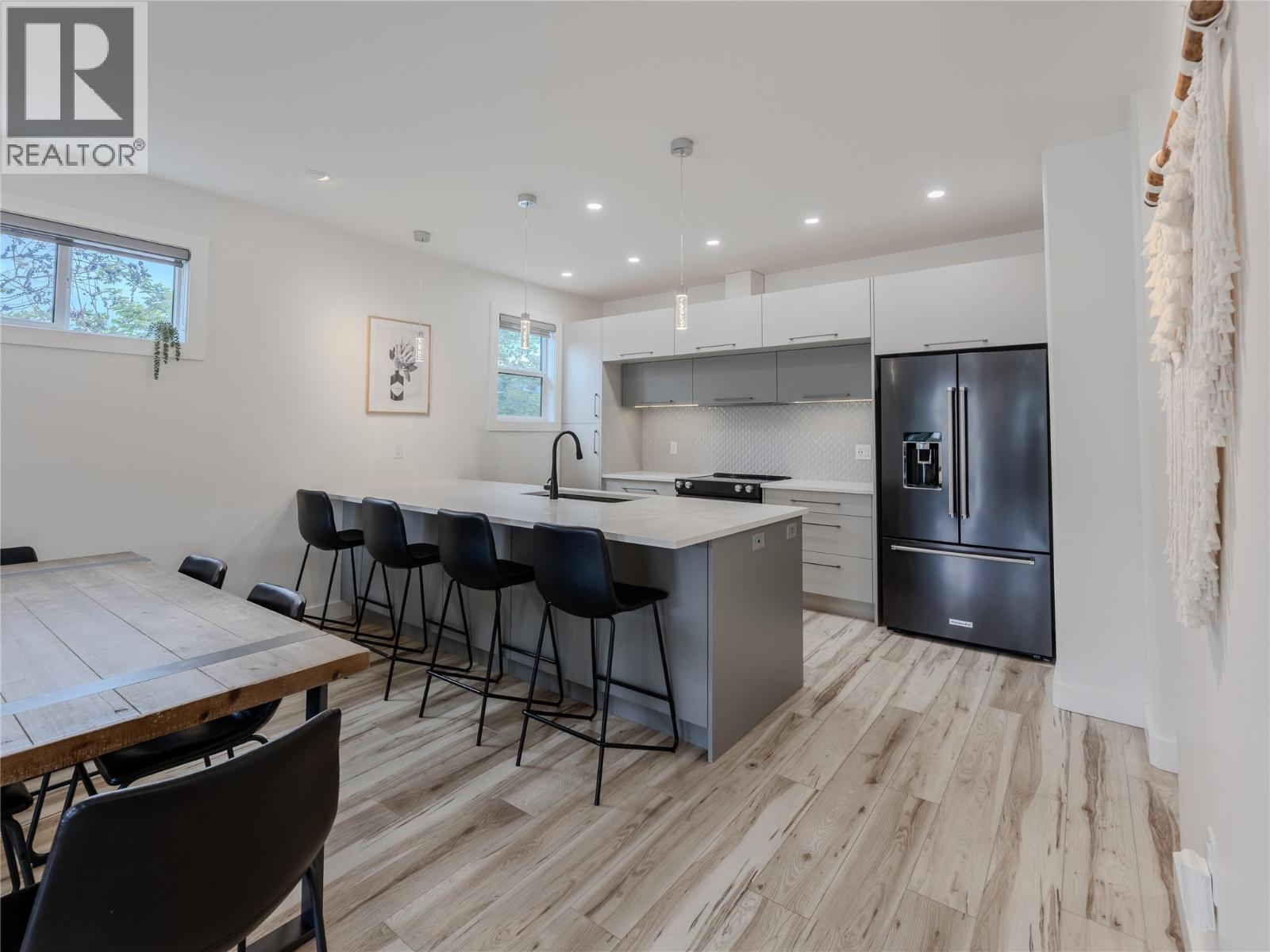 190 VANCOUVER Avenue Unit# 104