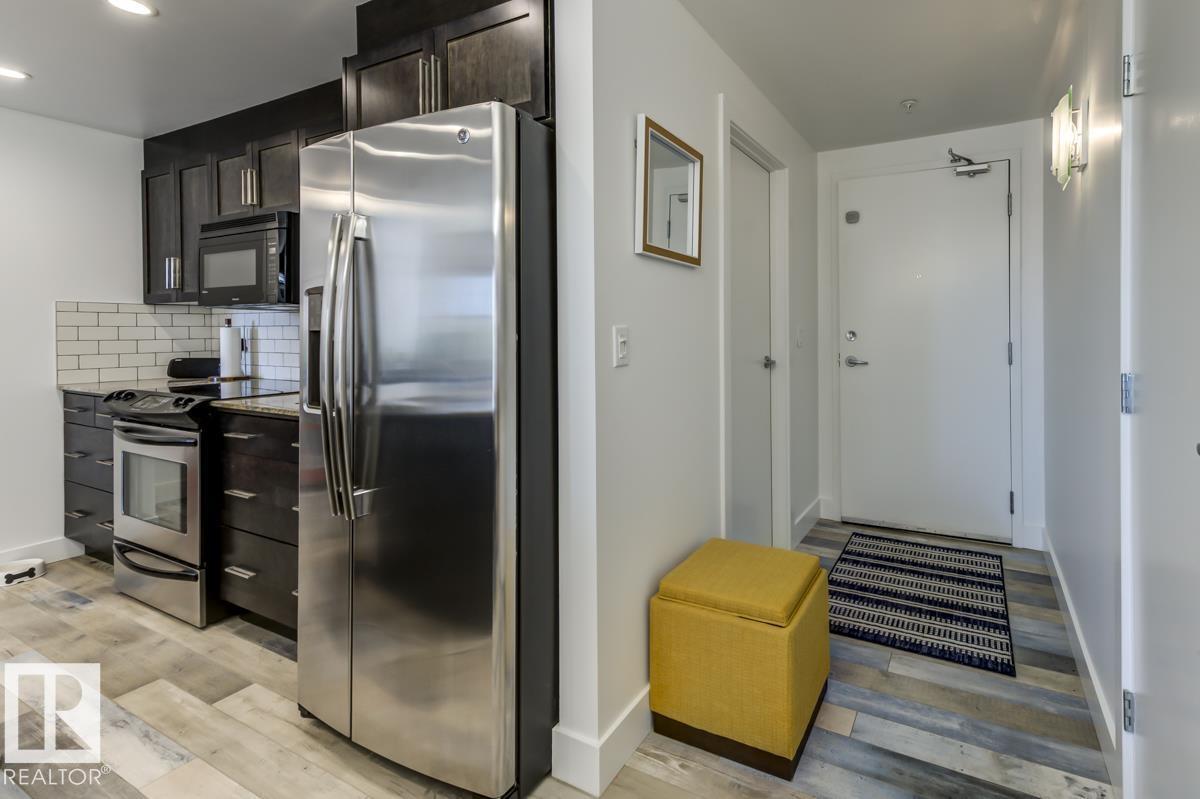 #205 11933 JASPER AV NW