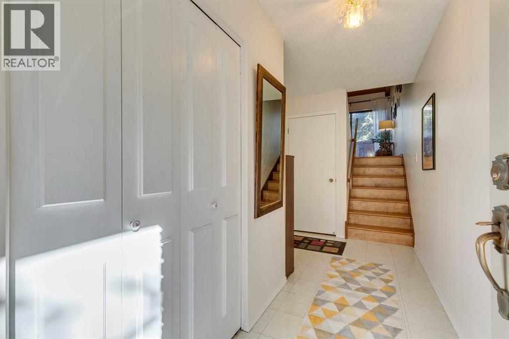 11, 10030 Oakmoor Way SW