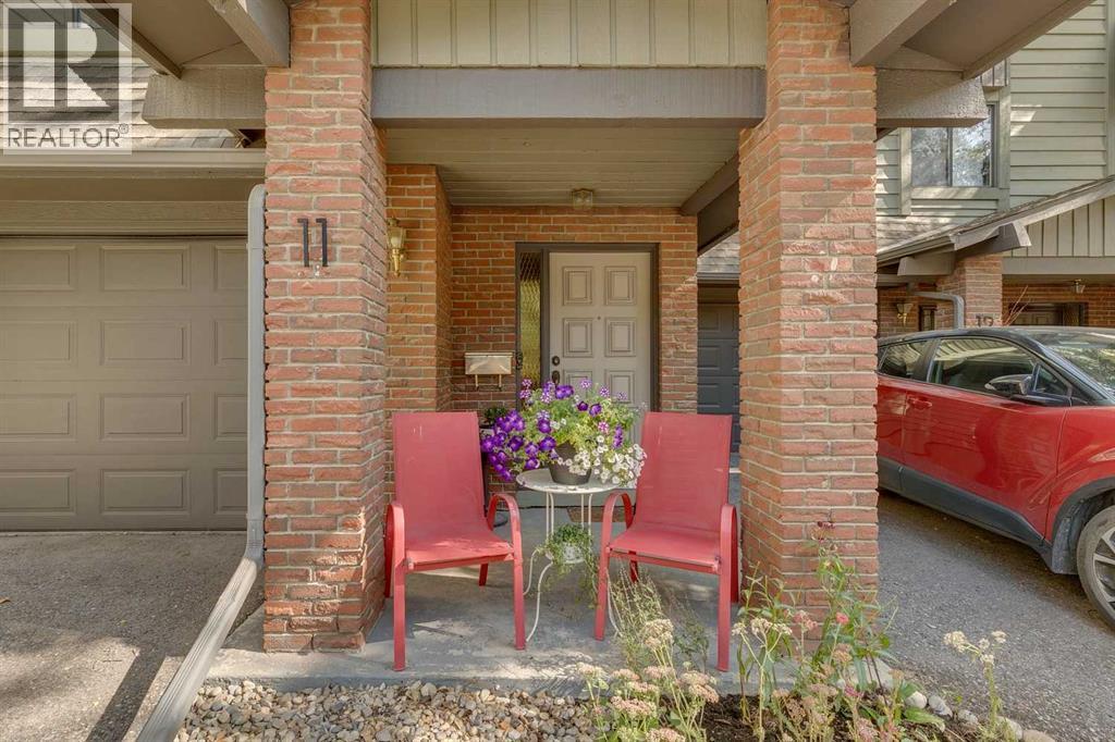 11, 10030 Oakmoor Way SW