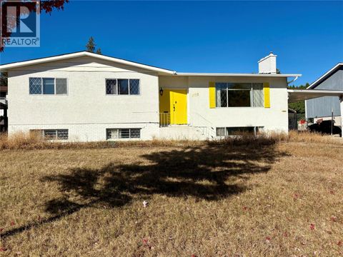 1738 Smithson Drive Kelowna BC V1Y4E3