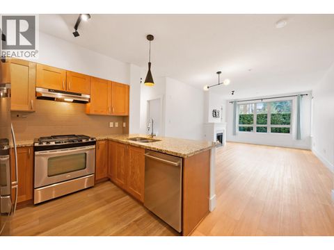 103 1111 E 27TH STREET North Vancouver BC V7J1S3