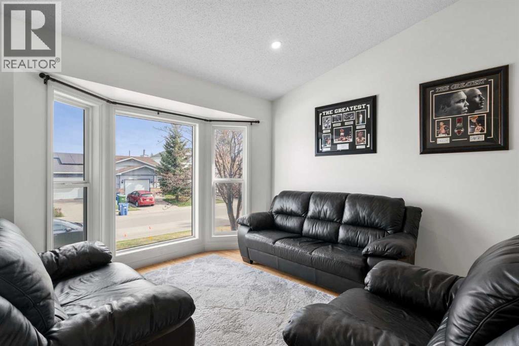 107 Cedargrove Way SW