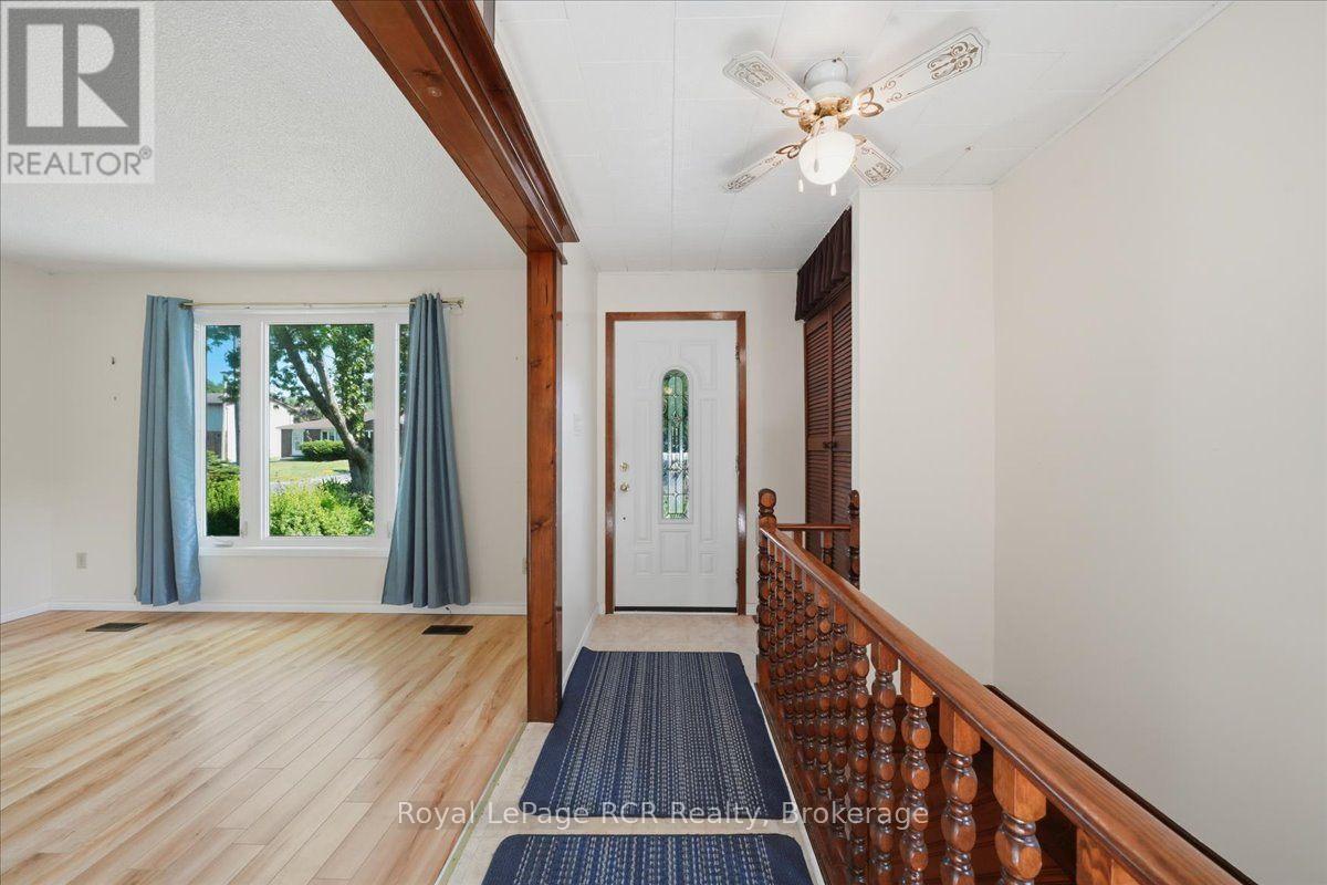 1124 12TH STREET E