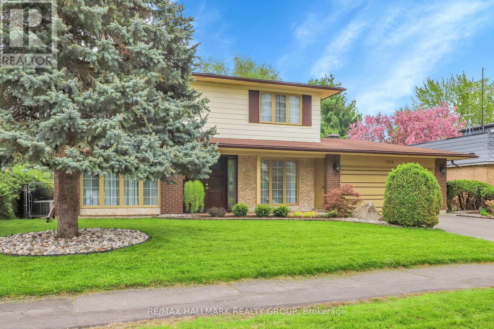 1712 PLAYFAIR DRIVE