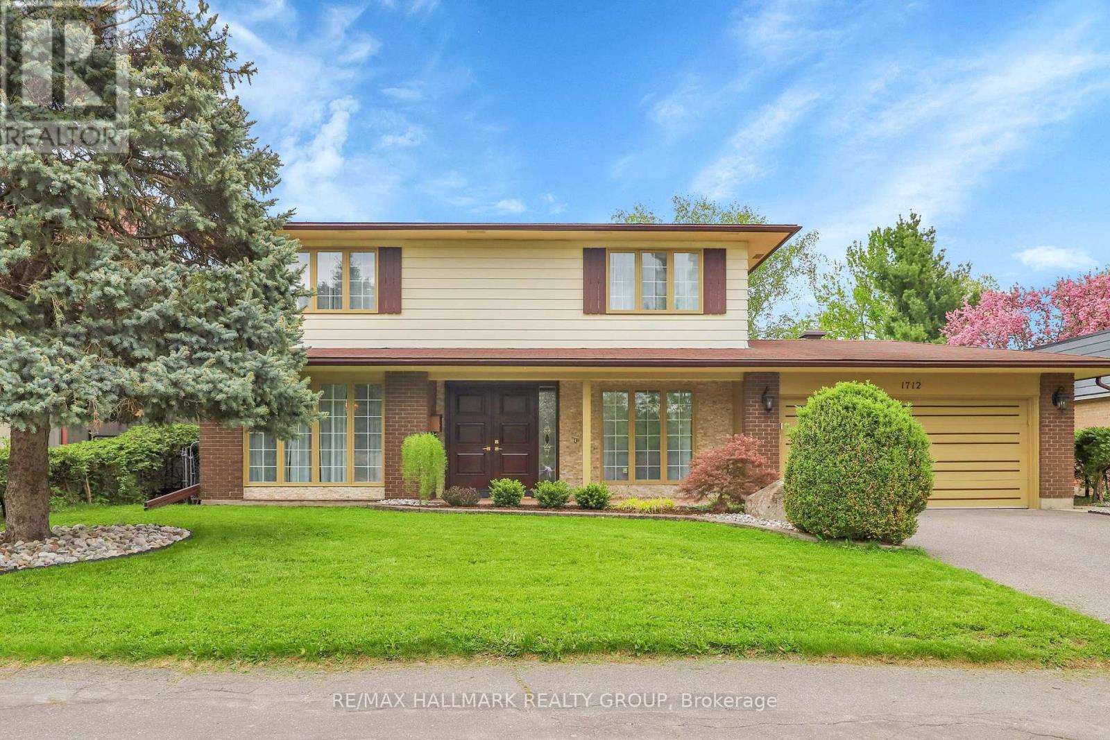 1712 PLAYFAIR DRIVE