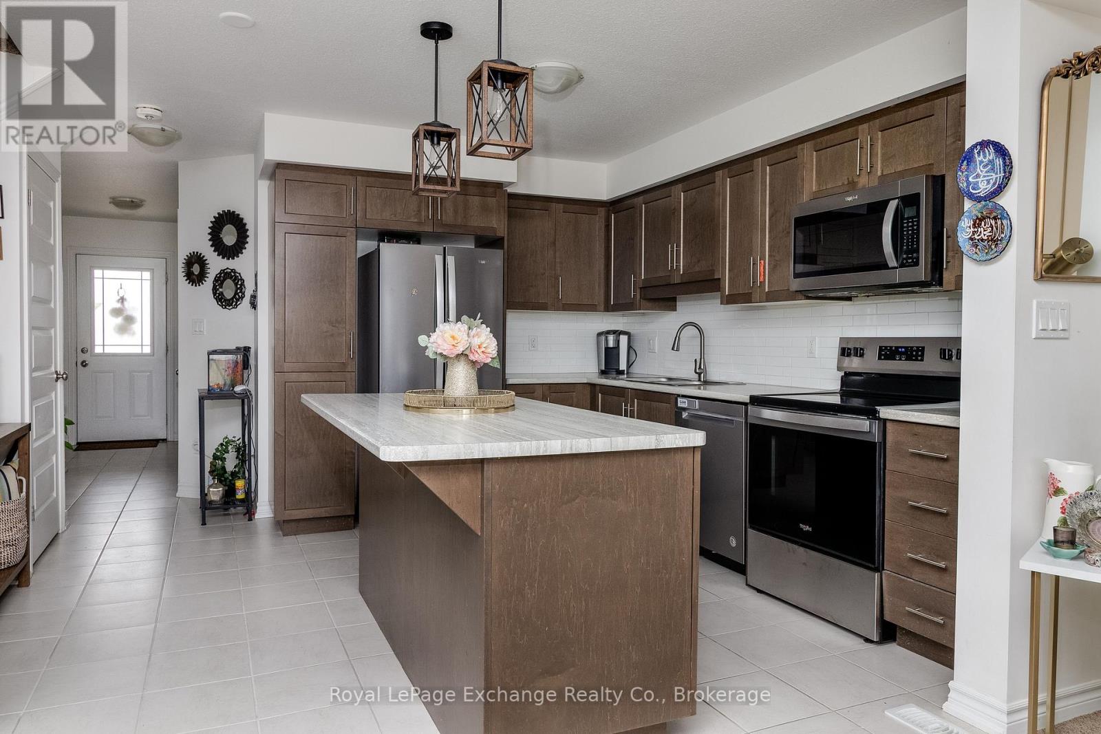 39 - 409 JOSEPH STREET