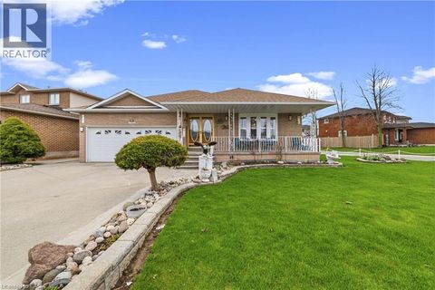 546 DICENZO Drive Hamilton ON L9C2C3