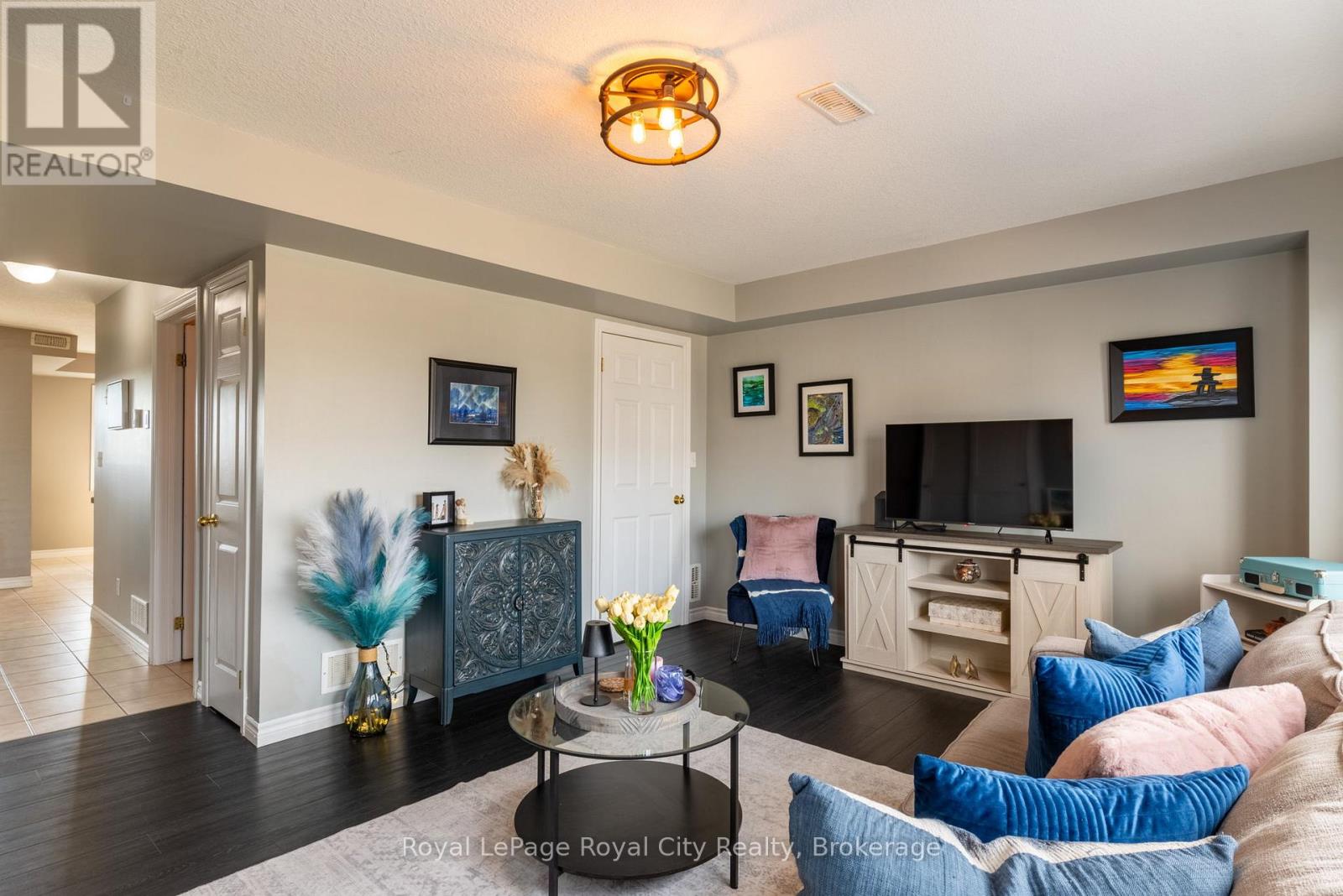 B - 638 WOODLAWN ROAD E