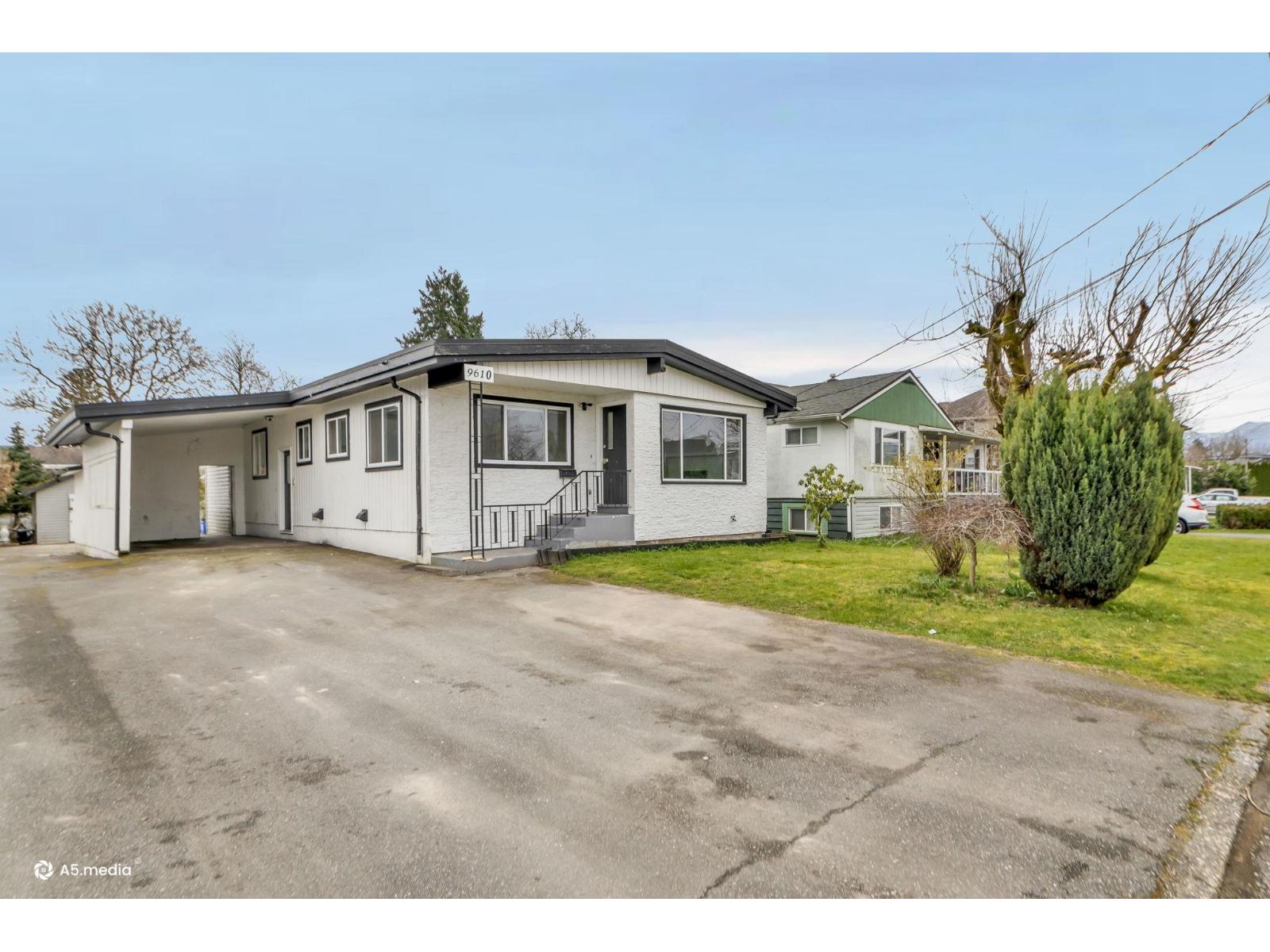9610 HAZEL STREET|Chilliwack Proper East