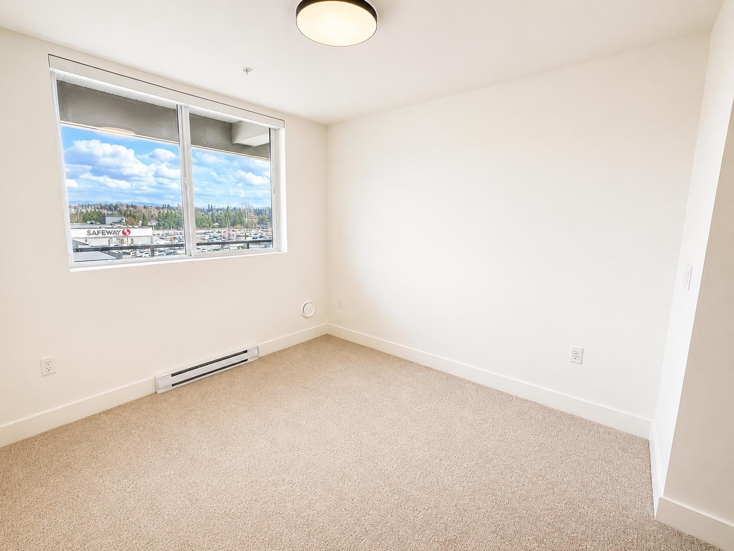 437 20769 FRASER HIGHWAY