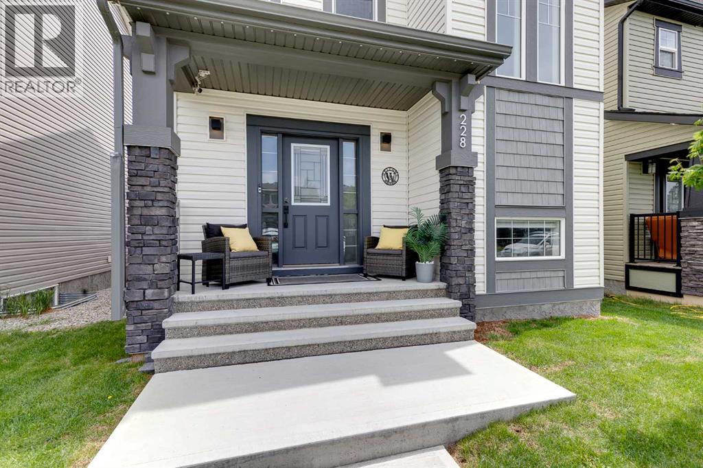 228 Hillcrest Road SW