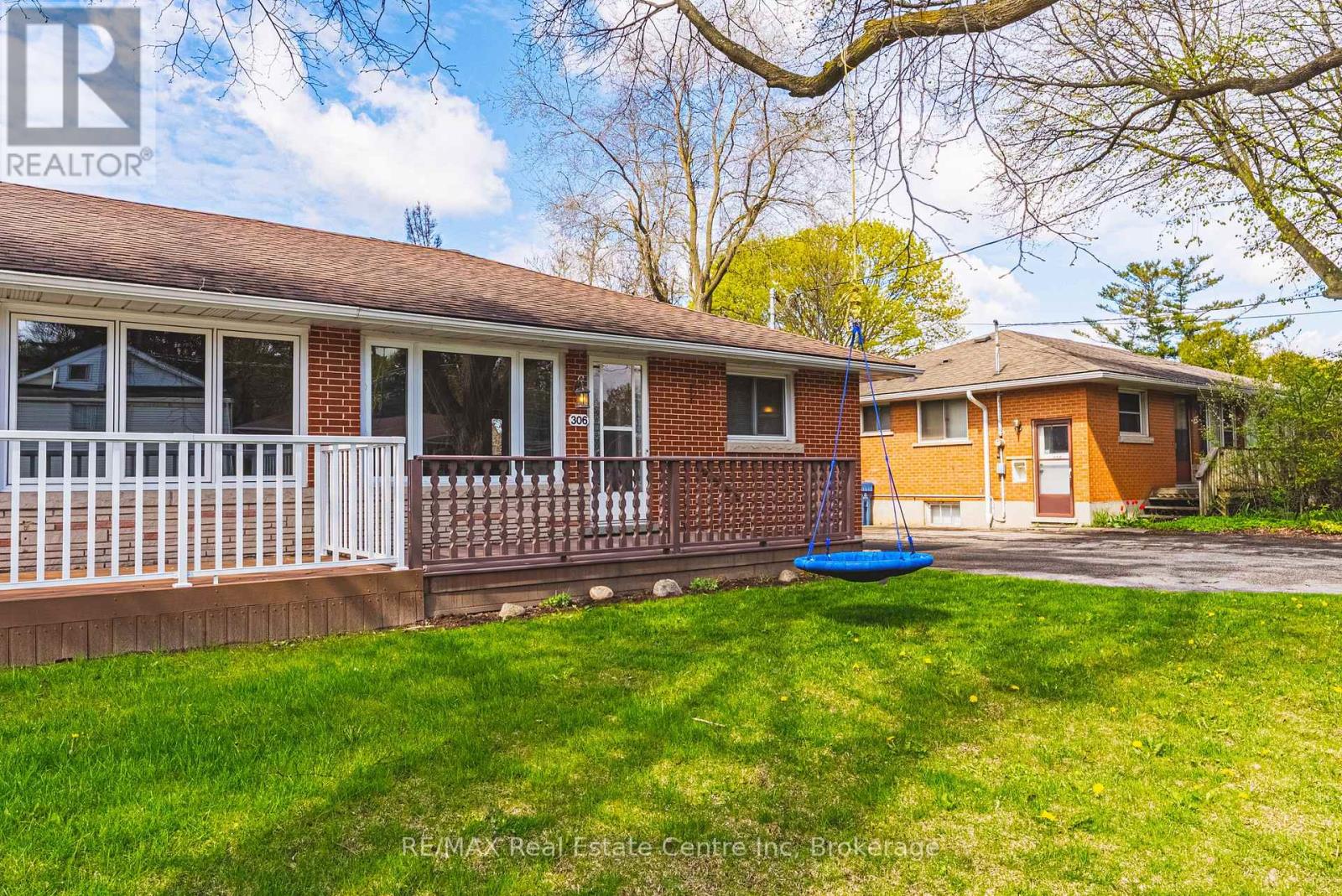306 VICTORIA ROAD N