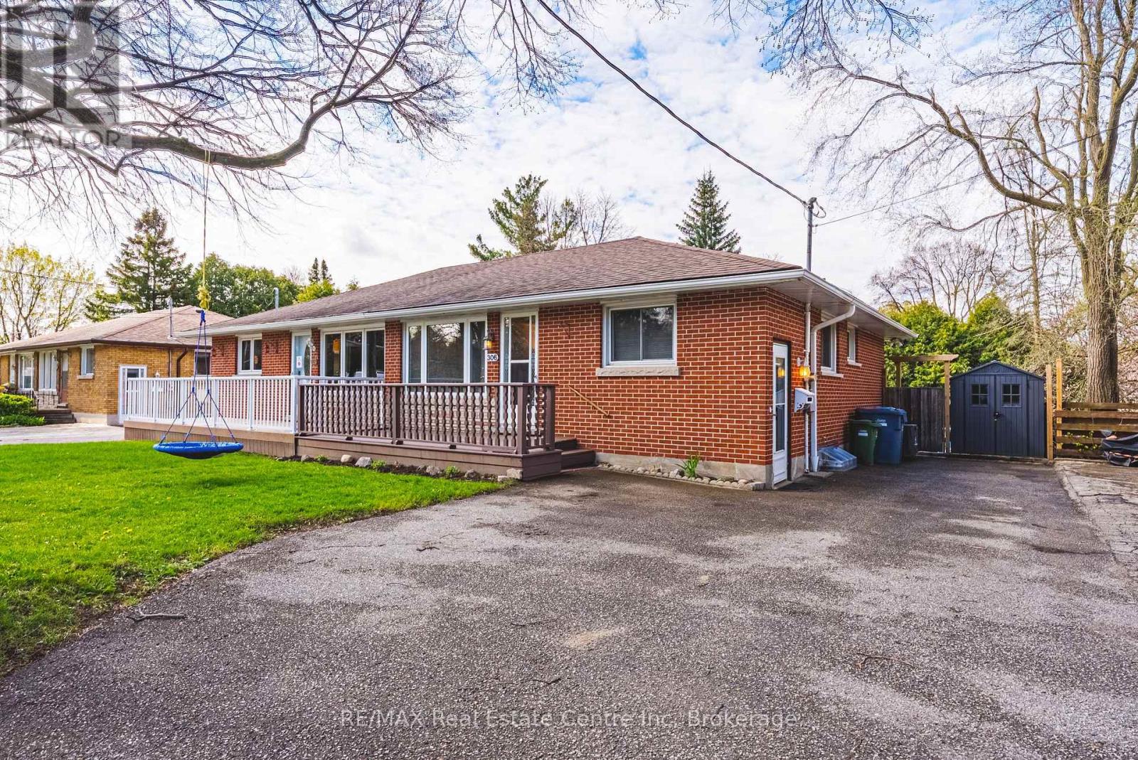 306 VICTORIA ROAD N