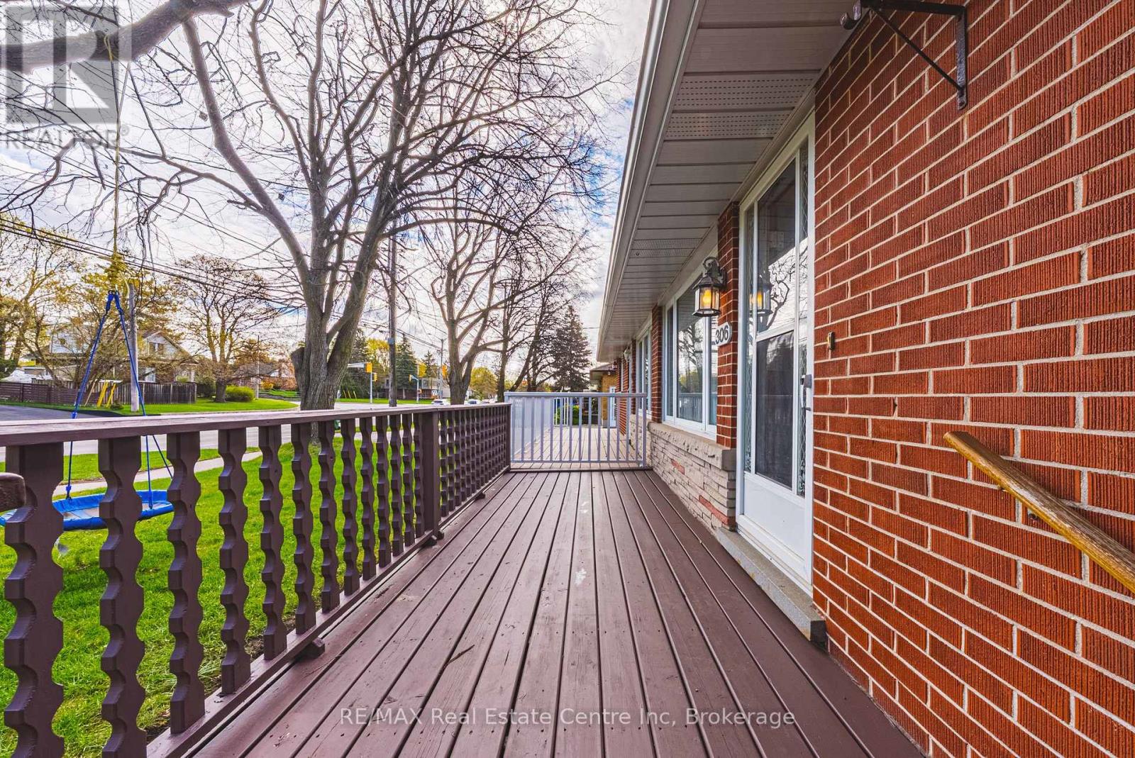 306 VICTORIA ROAD N