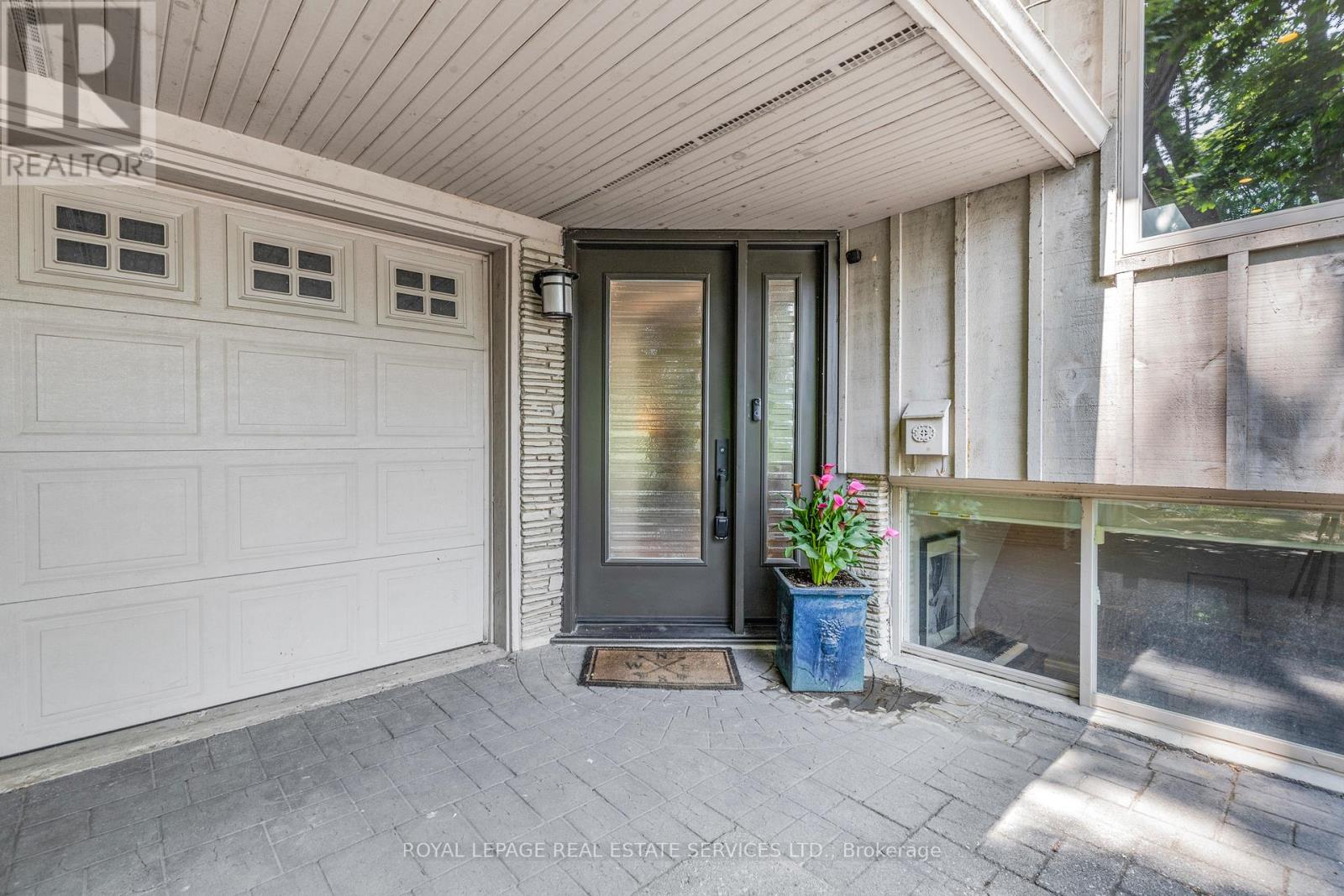 319 MACDONALD ROAD