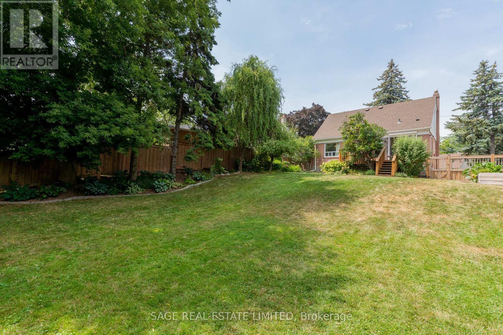 19 TWIN PAULS CRESCENT