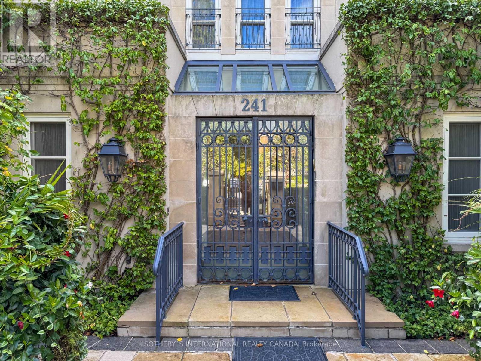 241 STRATHALLAN WOOD