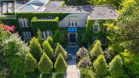 241 STRATHALLAN WOOD Toronto (Bedford Park-Nortown) ON M5N1T5