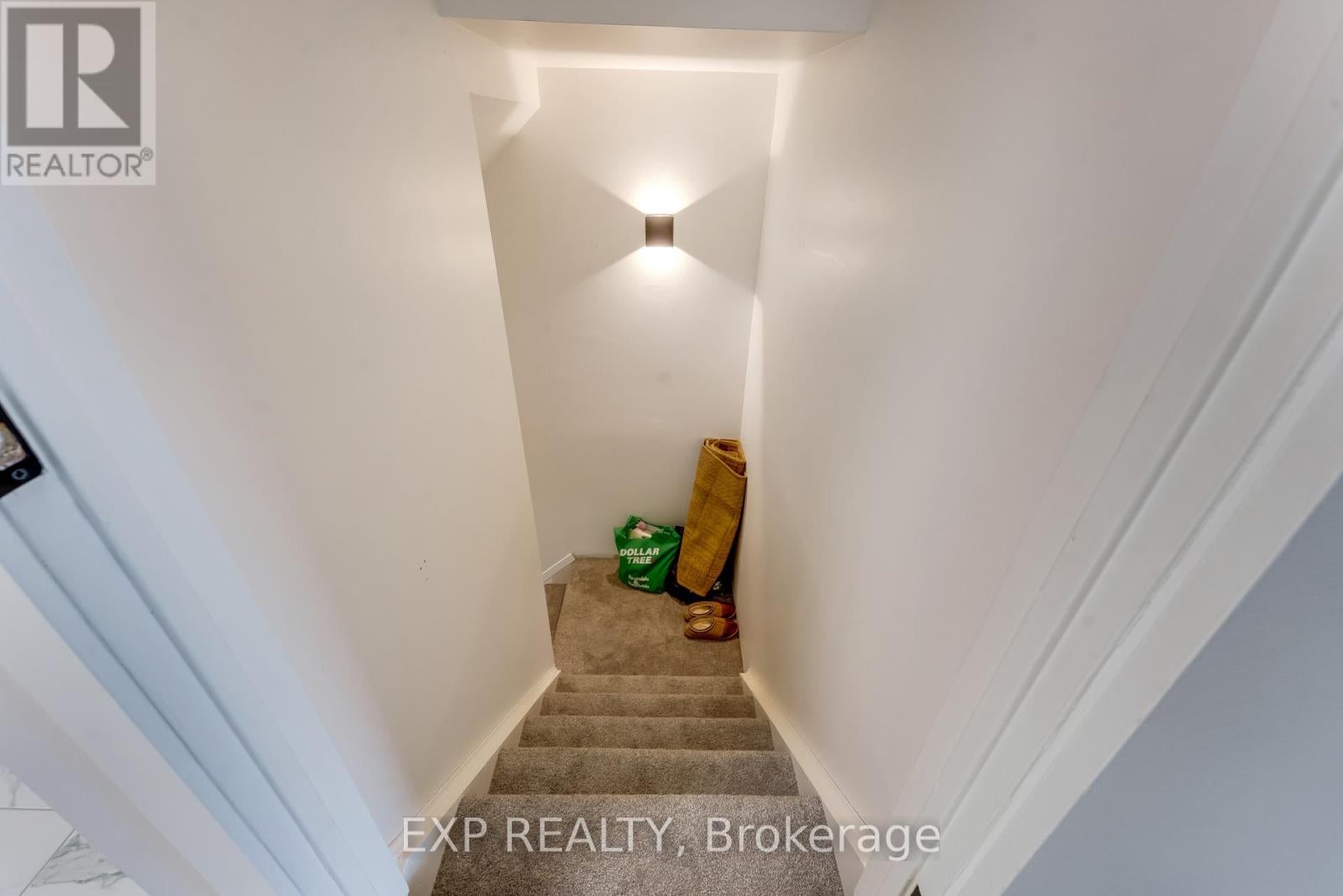 26 - 770 FANSHAWE PARK ROAD E