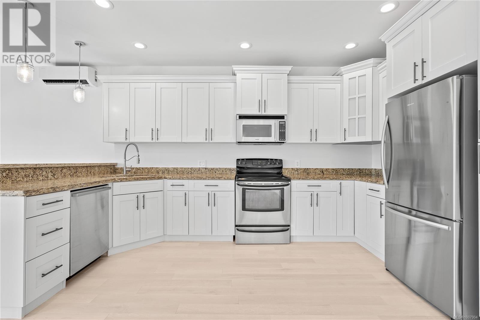 2105 Longspur Dr