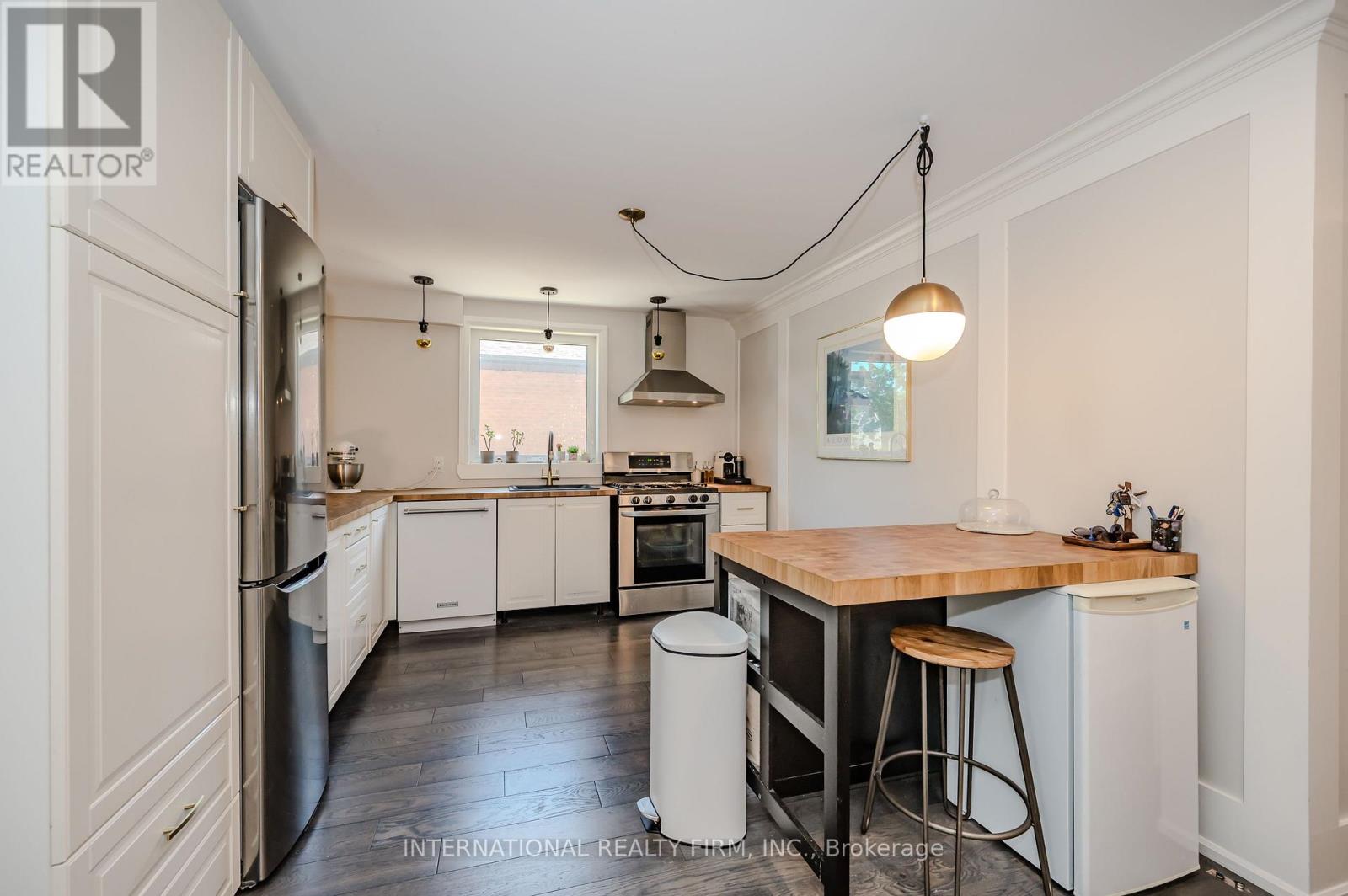 76 THIRTY FIFTH STREET