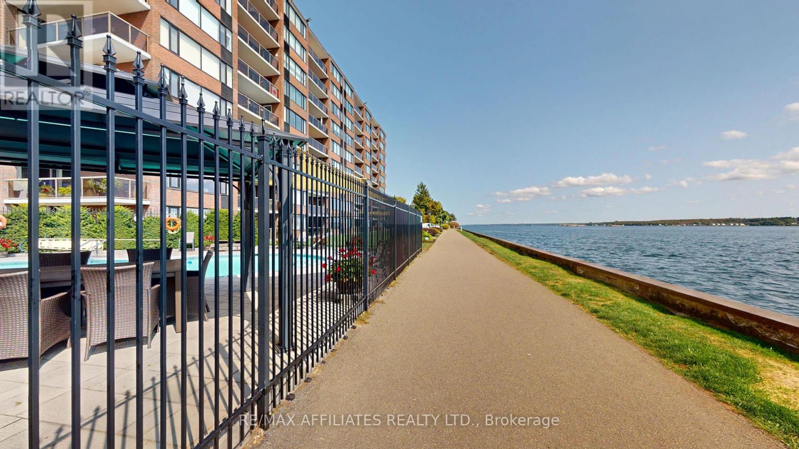 802 - 55 WATER STREET E