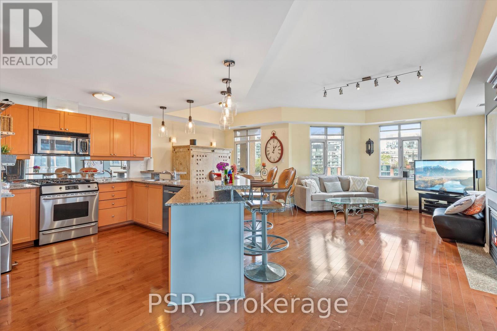 620 - 550 FRONT STREET W