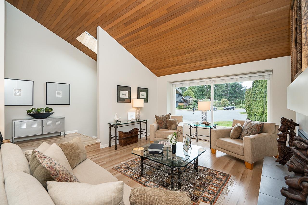 6804 SANDPIPER PLACE