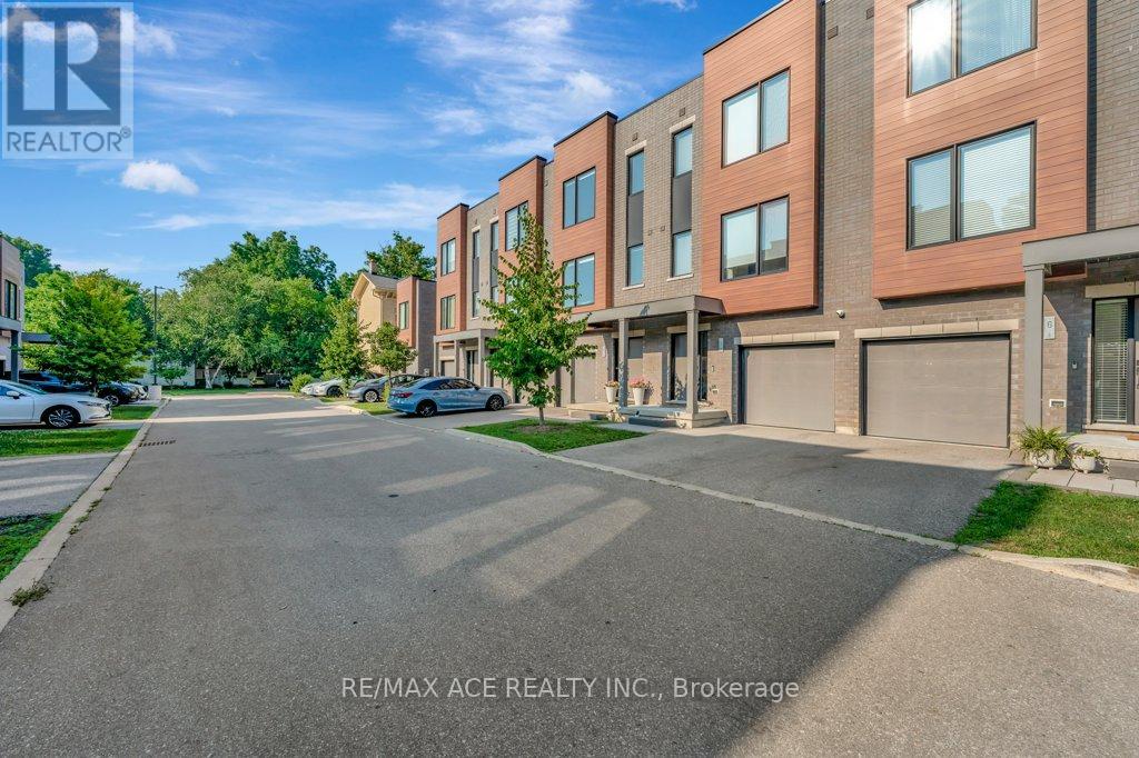 4 - 107 CONCESSION STREET