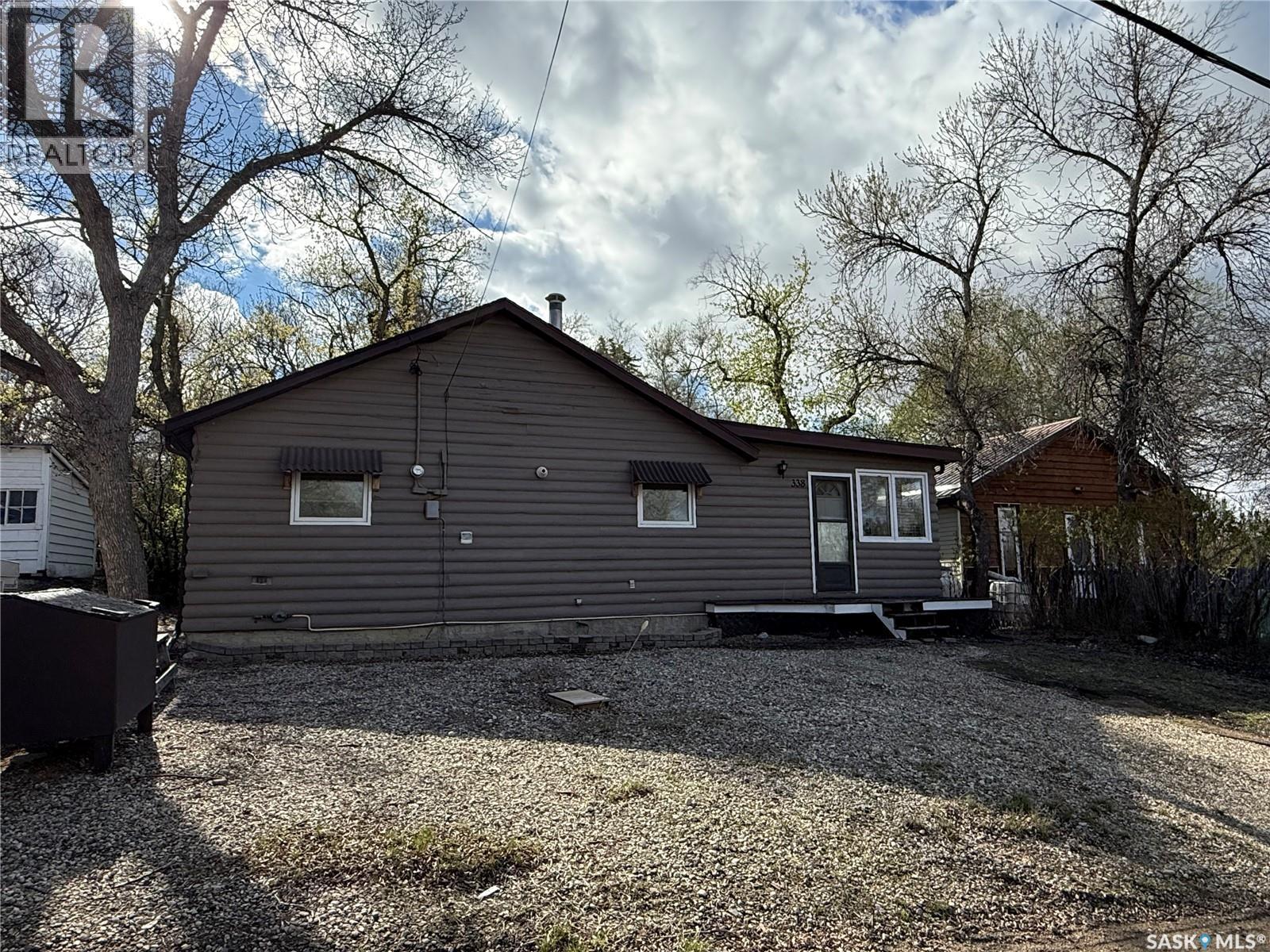338 3rd STREET E