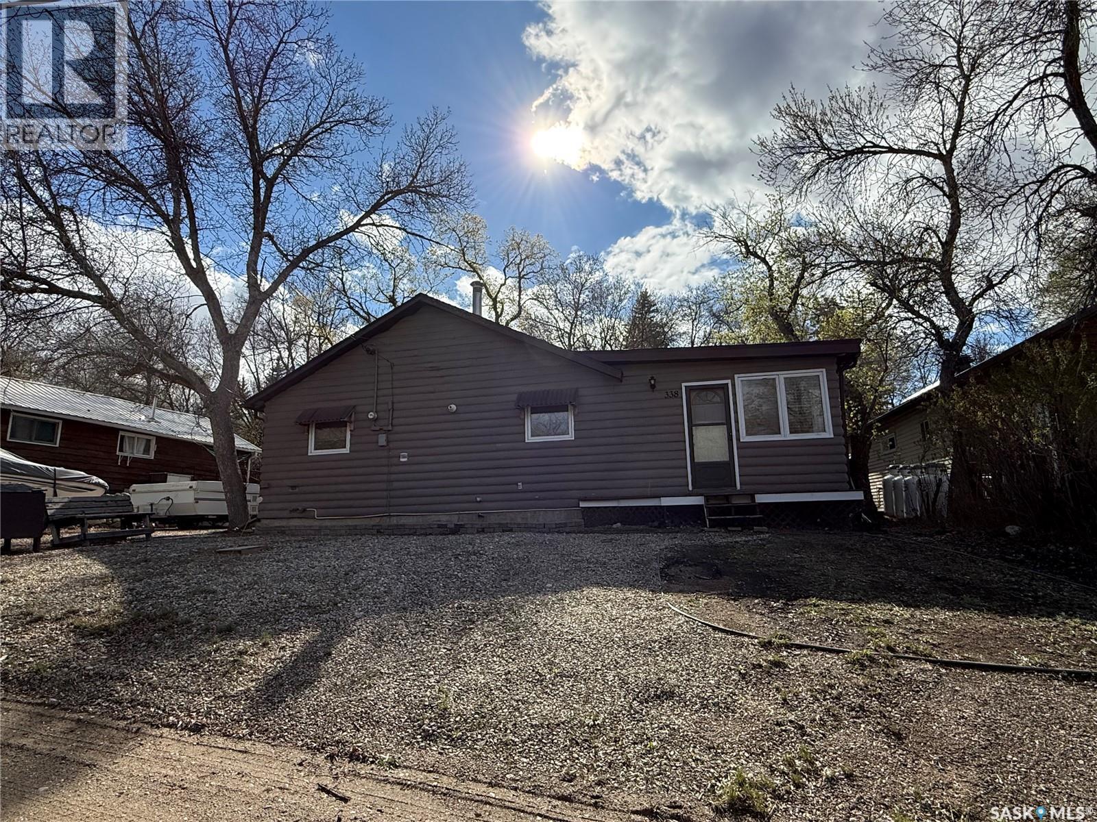 338 3rd STREET E