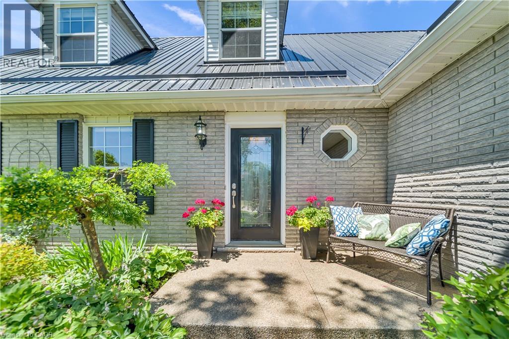 912 PARKWOOD Drive