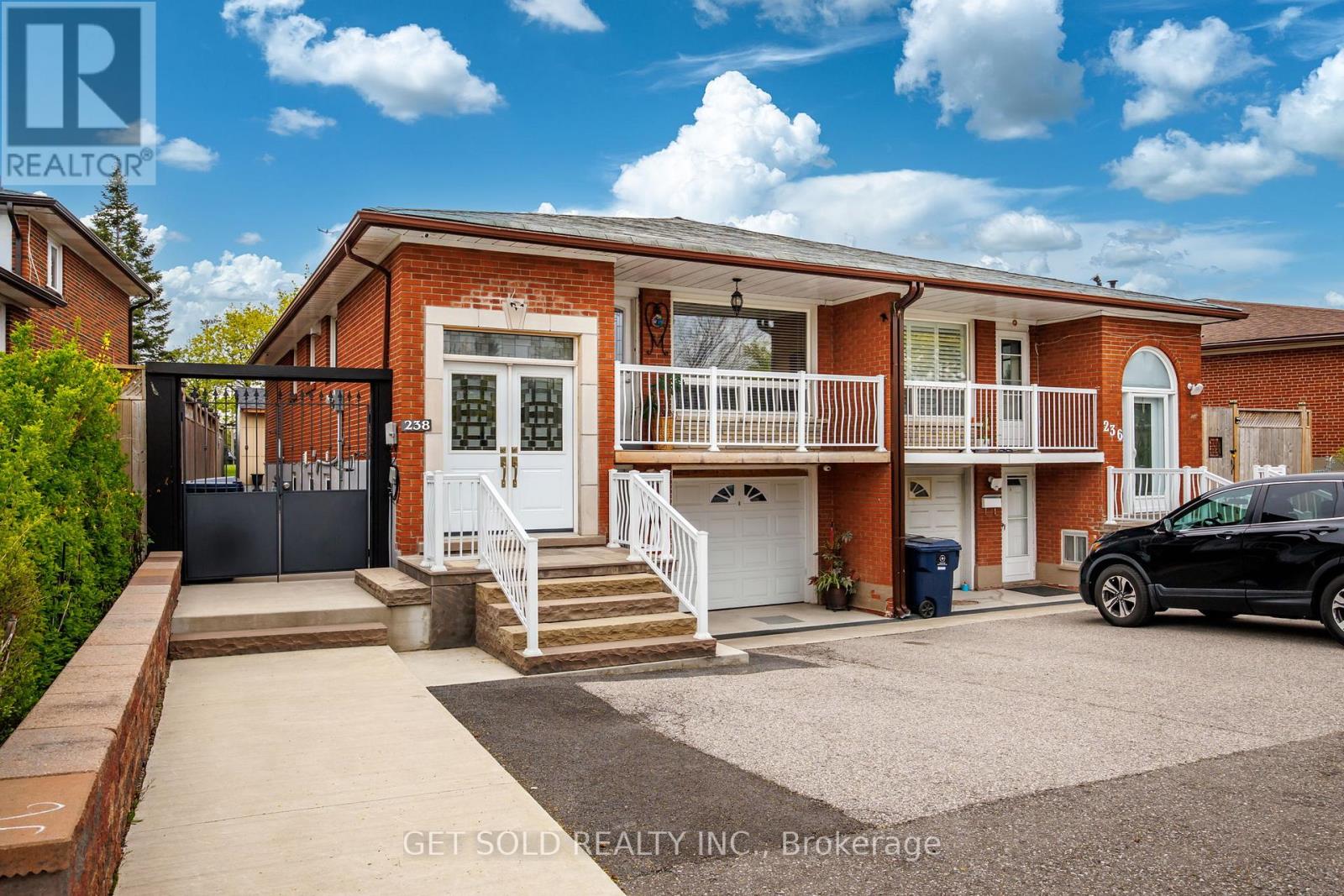 238 FIRGROVE CRESCENT