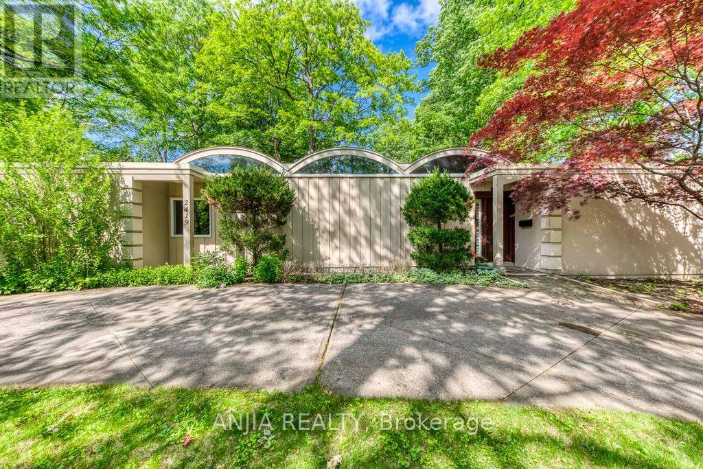 2419 LIONHEART CRESCENT
