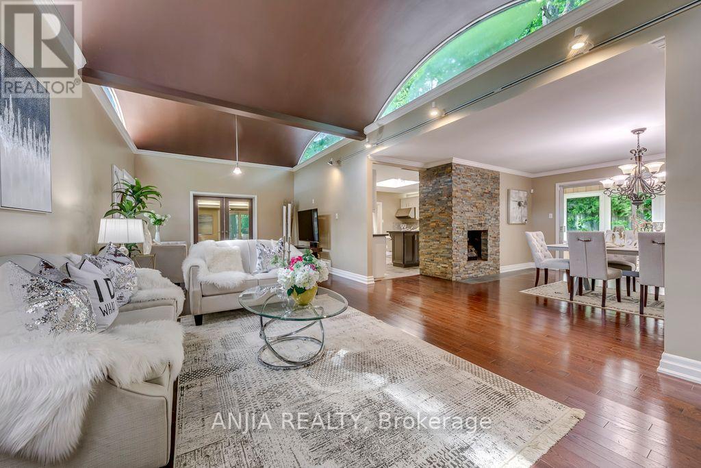 2419 LIONHEART CRESCENT