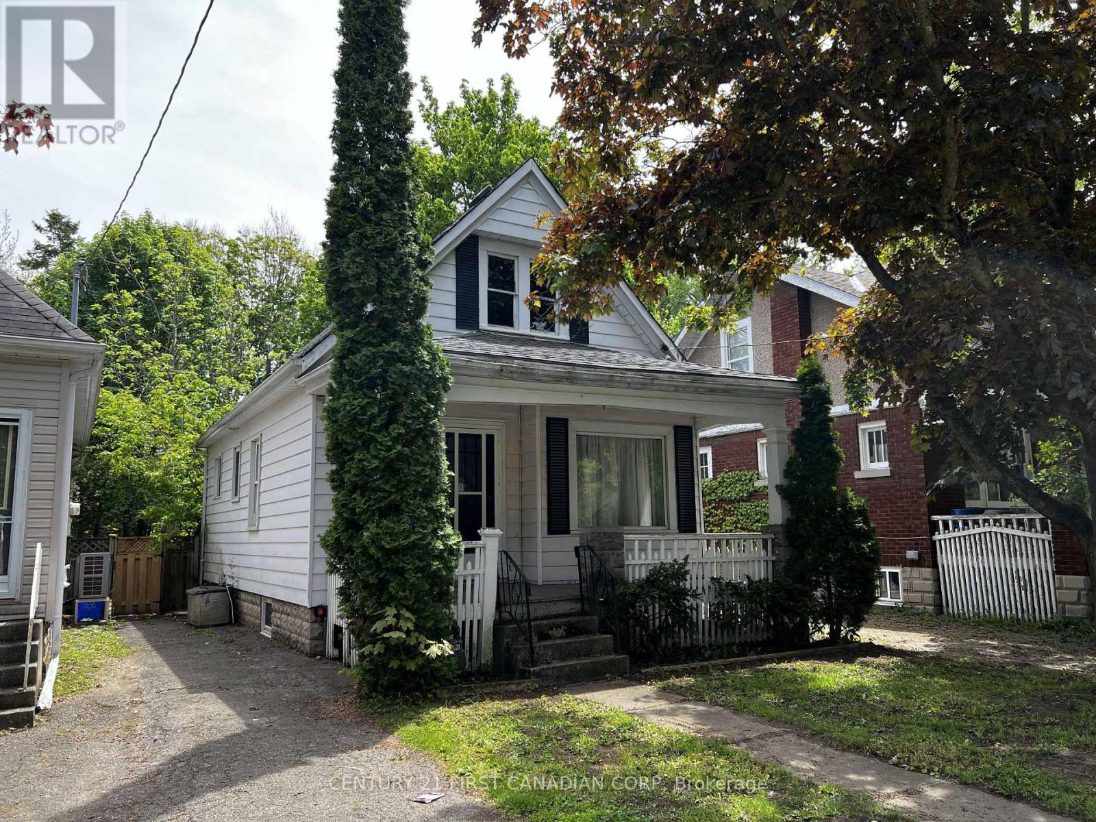 215 BERNARD AVENUE