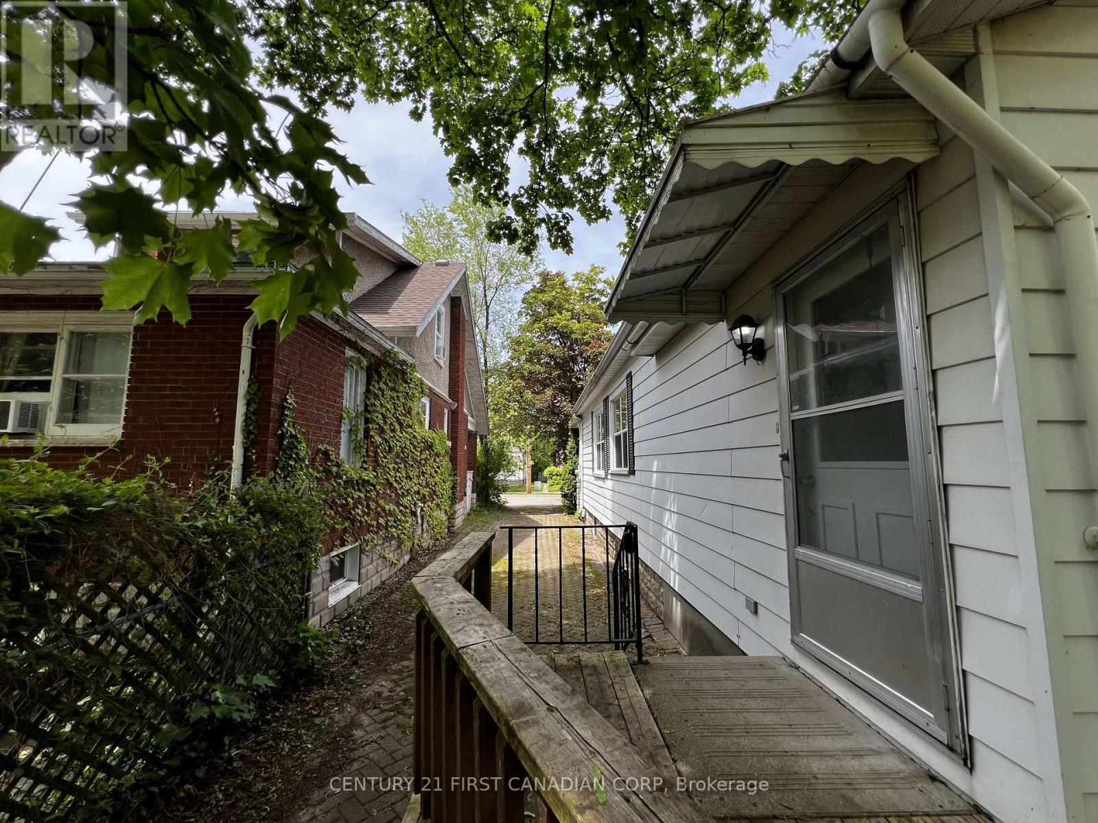 215 BERNARD AVENUE