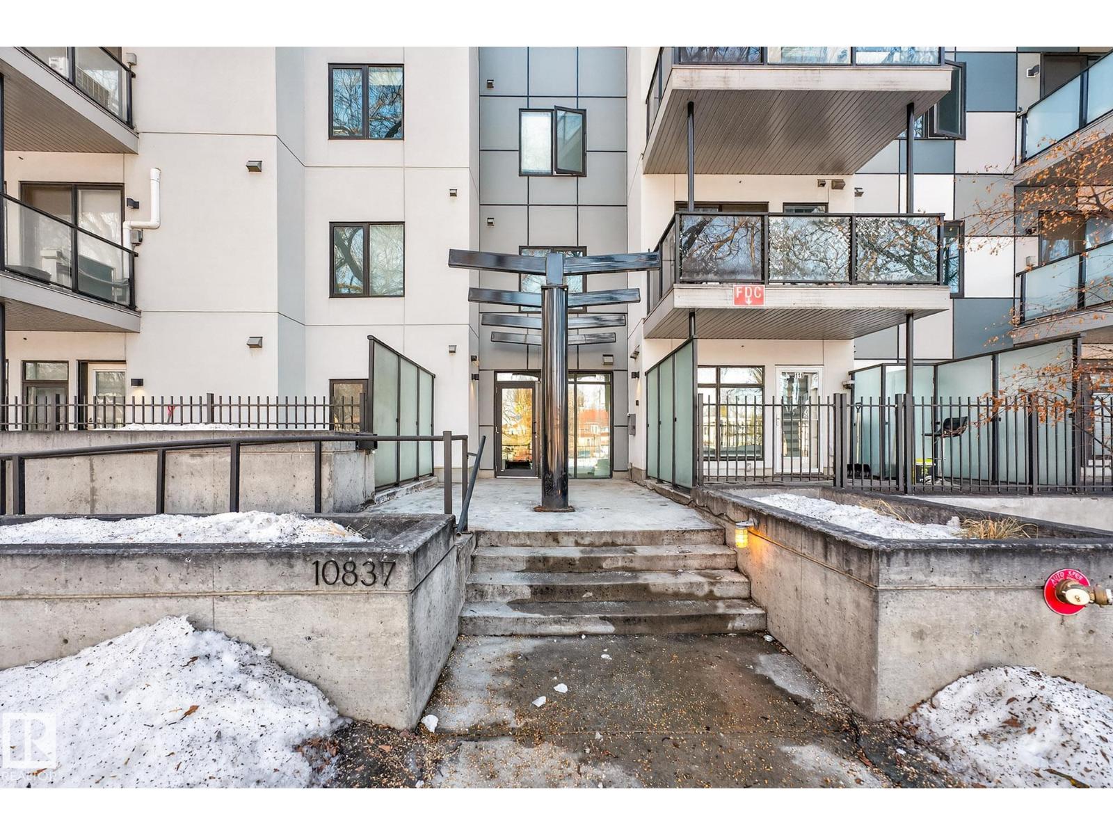 #304 10837 83 AV NW