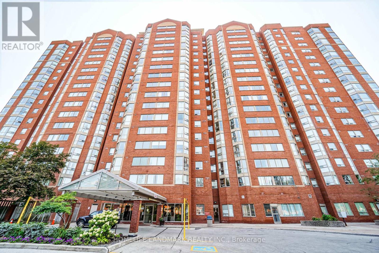 Photo 1 of 40 — 2466 Eglinton East 718, Toronto, ON M1K5J8