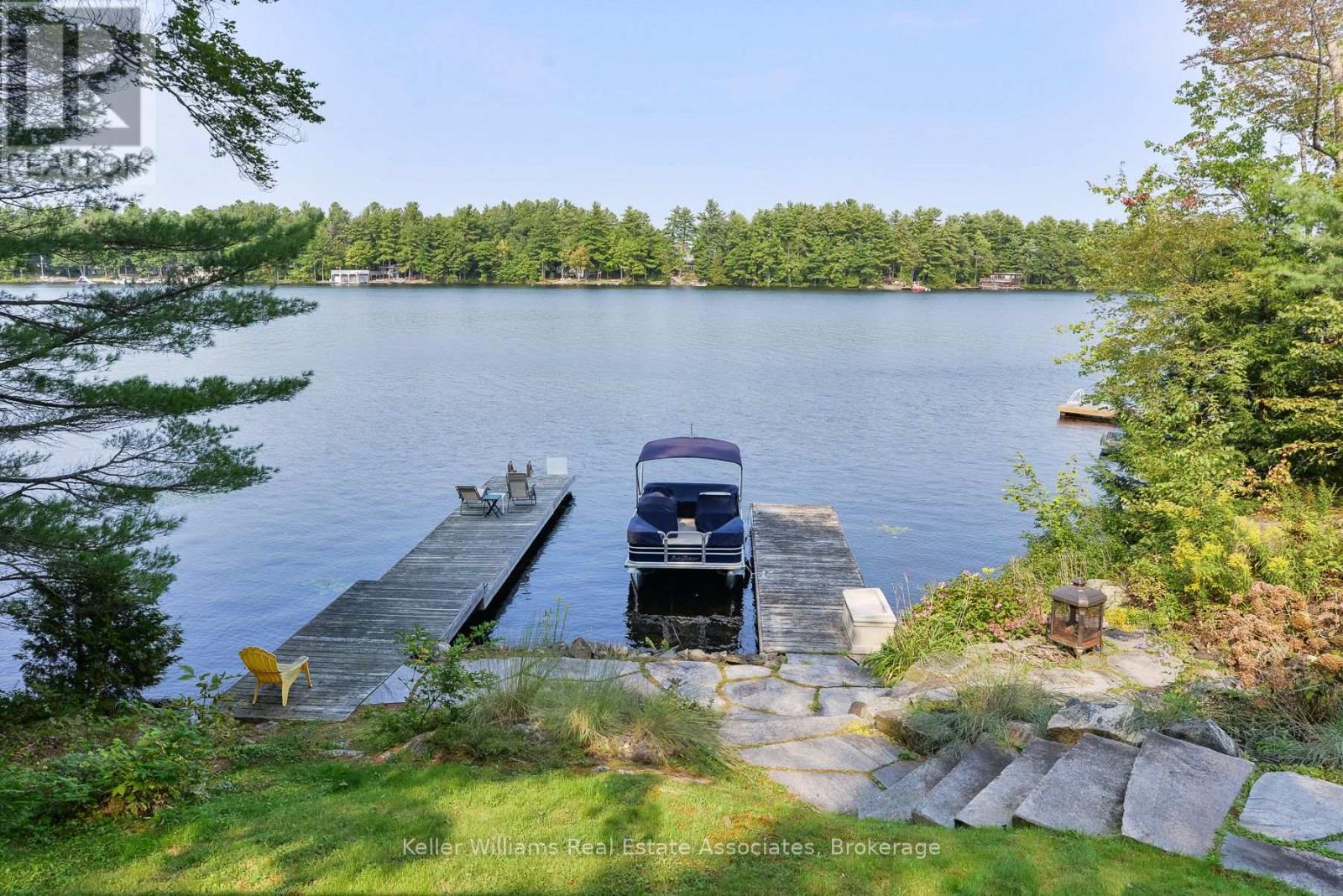 1029 LAKESHORE DRIVE