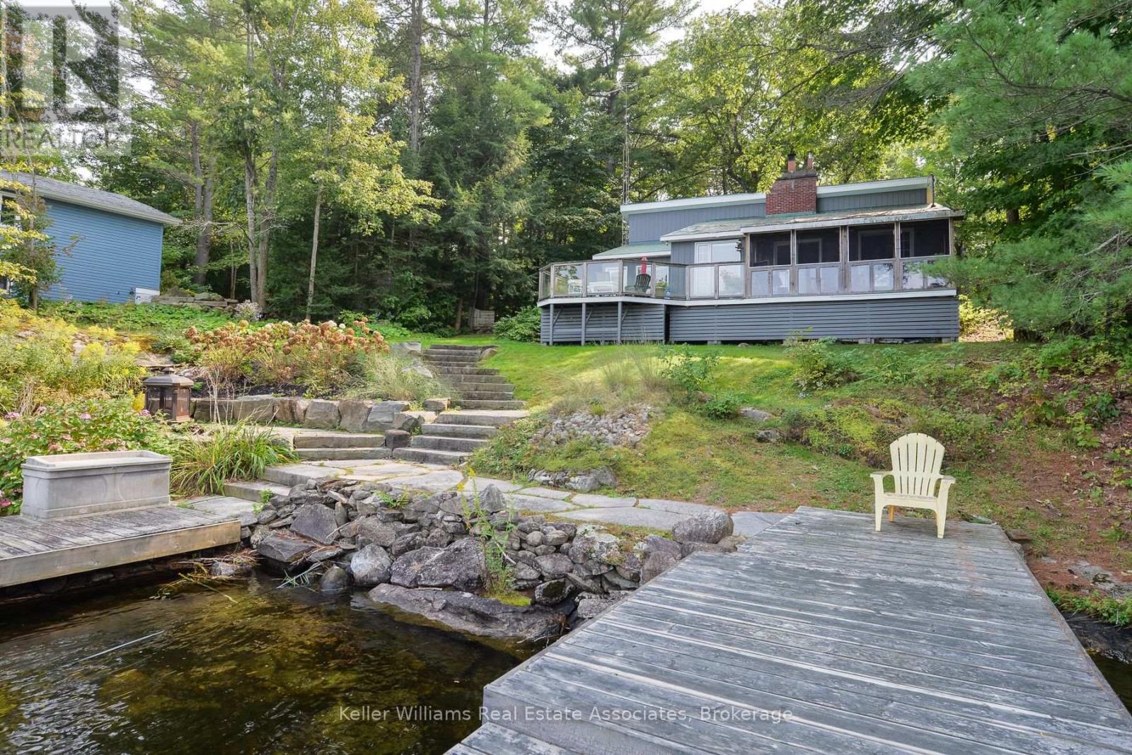 1029 LAKESHORE DRIVE