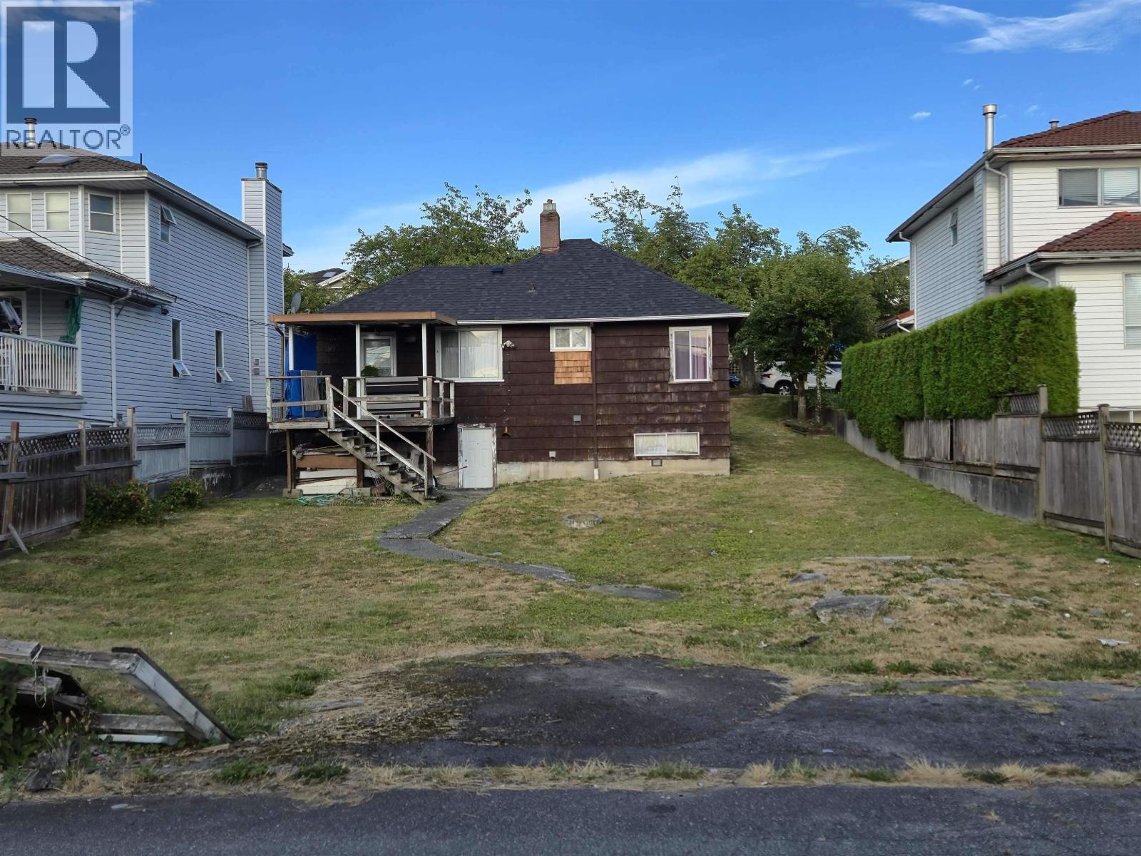 6029 DUMFRIES STREET