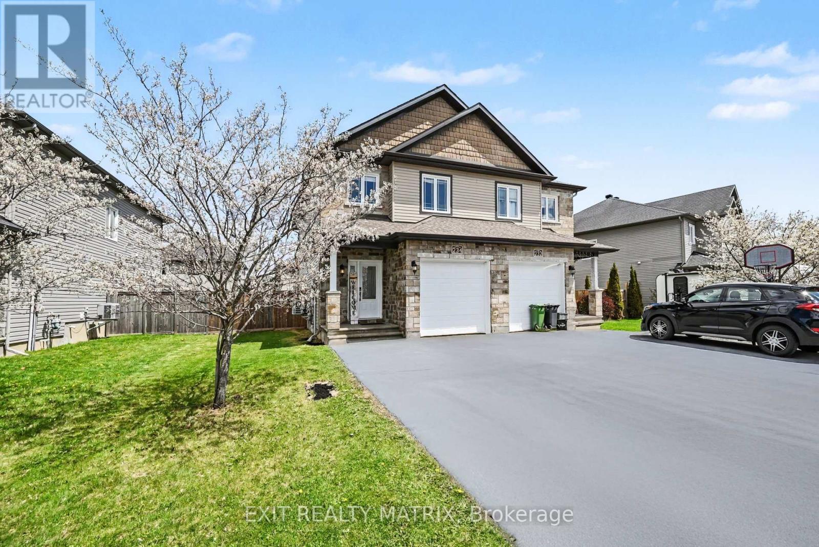 234 BELFORT STREET - Photo 2