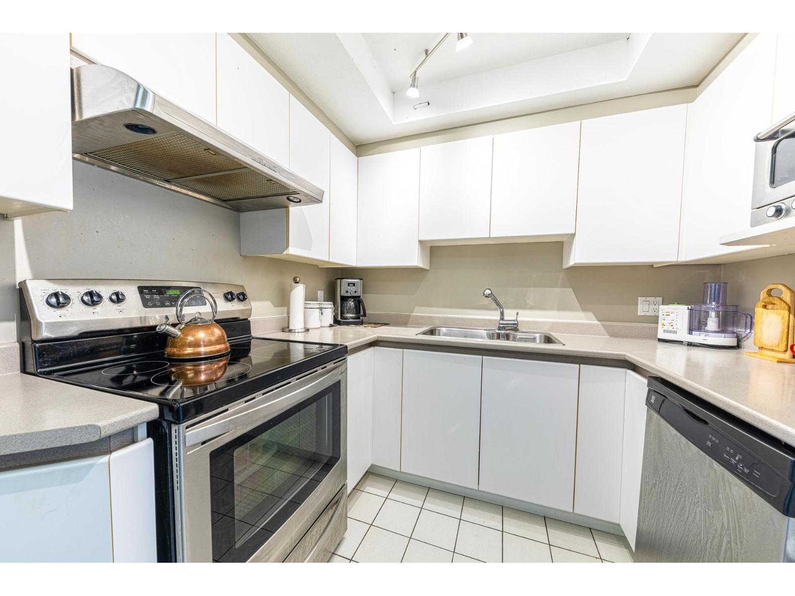 702 13383 108 AVENUE