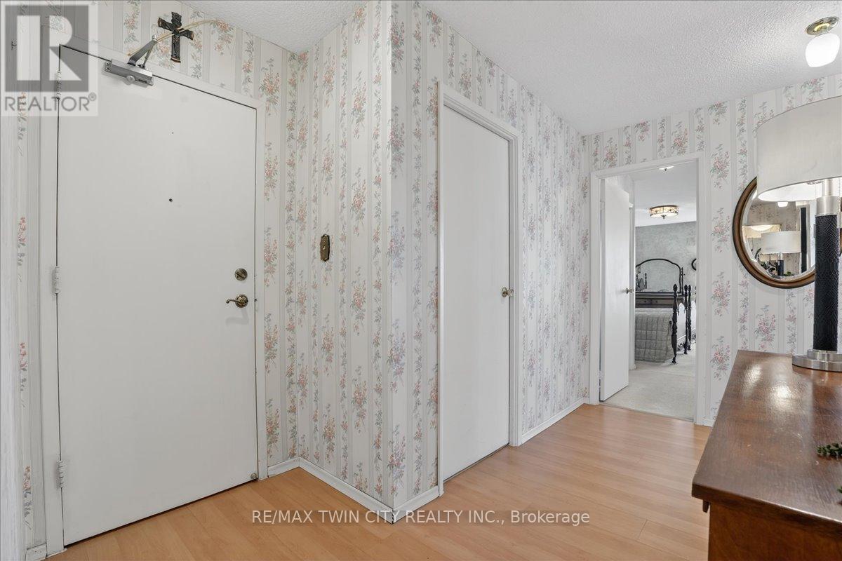 706 - 19 WOODLAWN ROAD E