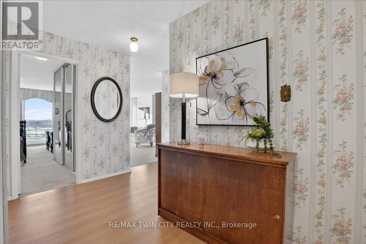 706 - 19 WOODLAWN ROAD E