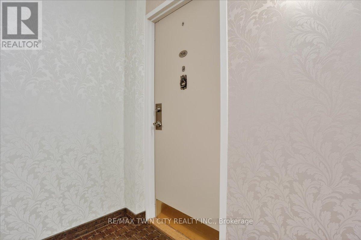 706 - 19 WOODLAWN ROAD E