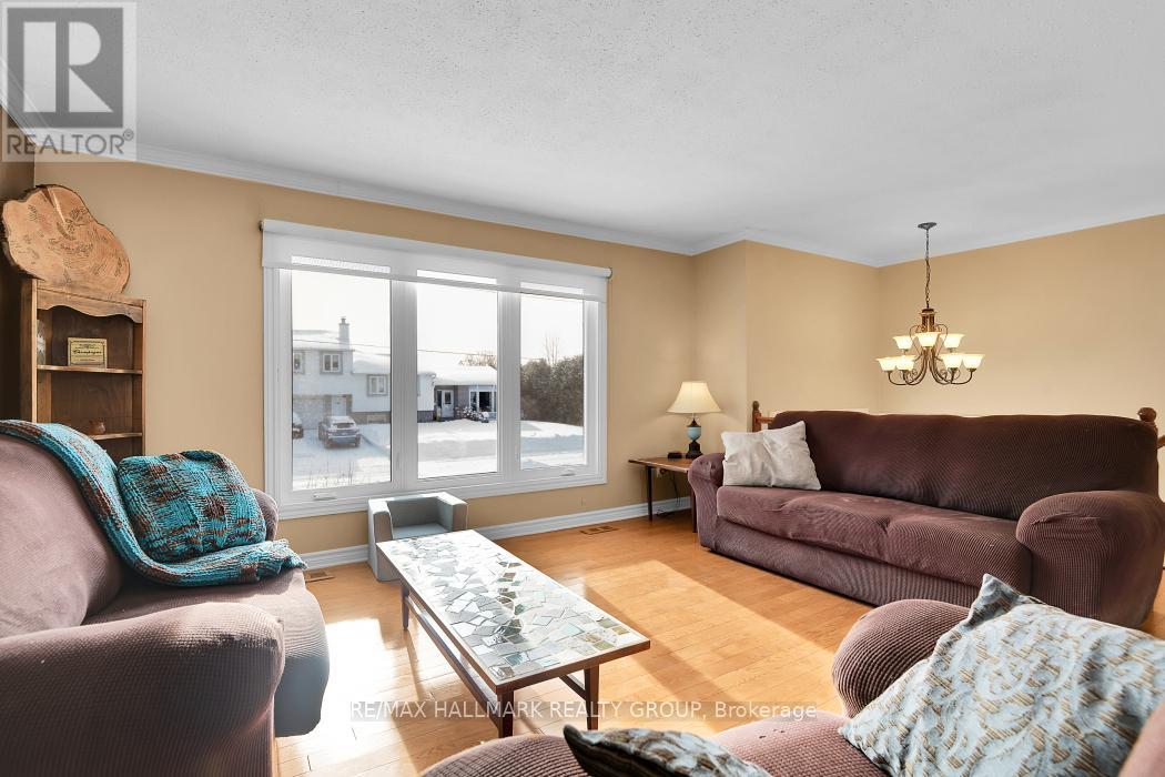 79 BOURDEAU CRESCENT