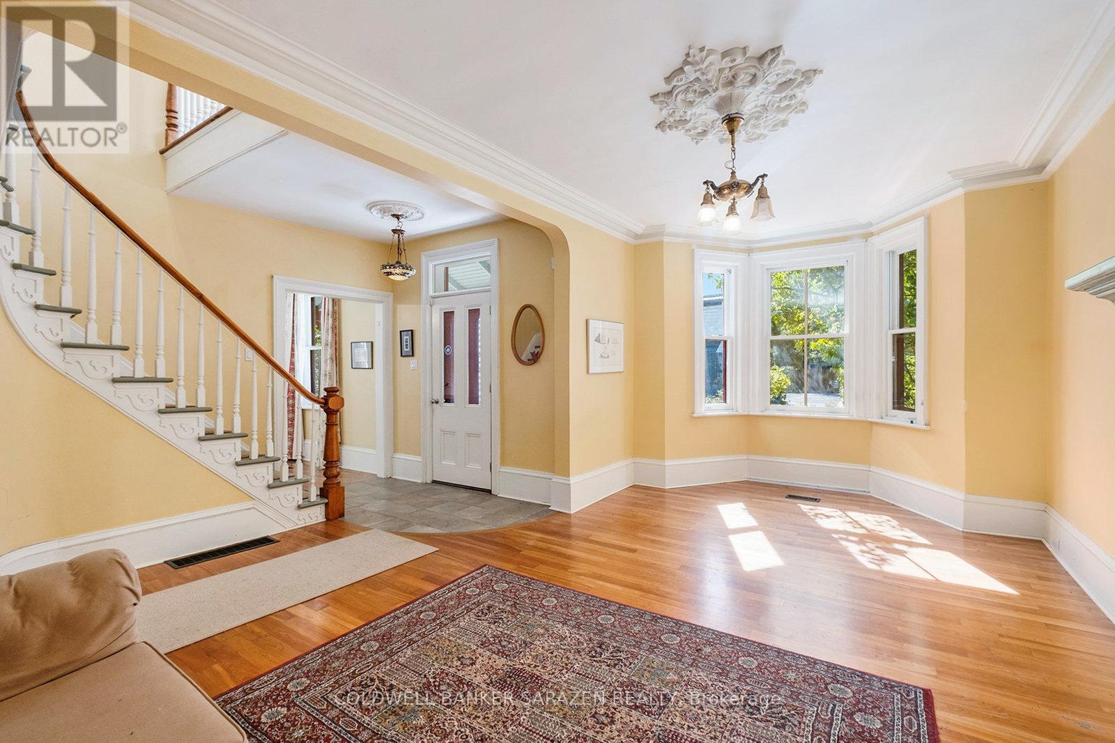 61 DRUMMOND STREET E